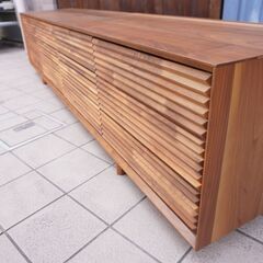 karimoku(カリモク家具) ソリッドボード ウォールナット材 ローボードです！立体感のあるモルダーデザインにより上質感溢れる空間を演出。ワイドタイプのテレビボードは収納力も抜群♪DA112