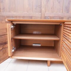 karimoku(カリモク家具) ソリッドボード ウォールナット材 ローボードです！立体感のあるモルダーデザインにより上質感溢れる空間を演出。ワイドタイプのテレビボードは収納力も抜群♪DA112