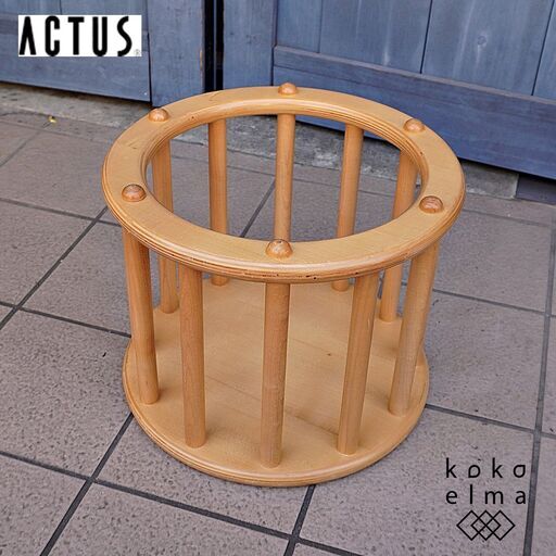 ACTUSで取扱いされていたAkiyuki SasakiデザインのTEMPIETTO(テンピエット)です。古代の西洋建築をイメージしてデザインされた小物収納家具。キッズ用のスツールやテーブルとしても♪DA113