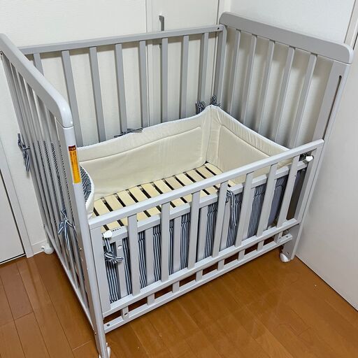 ヤトミ ミニベビーベッド ハイタイプ + KATOJI サイドパッド