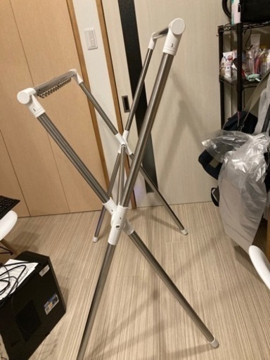 伸縮型物干しラック