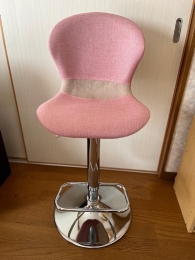 美品ピンクカウンター椅子