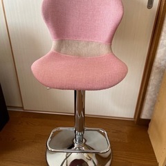 美品ピンクカウンター椅子