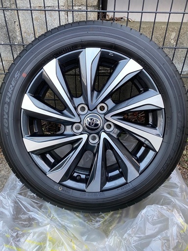 新型VOXY純正タイヤホイール 新車外し