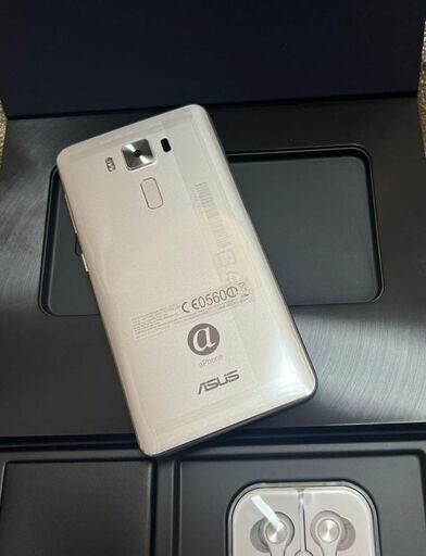 ★★新品未使用品ASUS ZenFone3 Deluxe Dual SIM ZS550KL-2J037JP 64GB Silver【国内版SIMフリー】