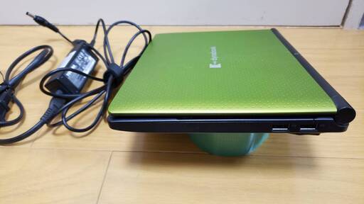 TOSHIBA dynabook N301/02EG Windows7 Starter HDD: 250Gb メモリー: 2Gb ACアダプター付属 Windows7が立ち上がります。