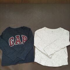 GAP　長袖Tシャツ　３歳