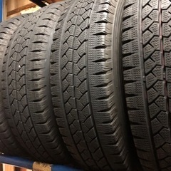 (受け渡し者決まりました)中古スタッドレスタイヤ(195/80R...