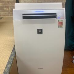 シャープのプラズマクラスター空気清浄機KI-HX75W(売約)