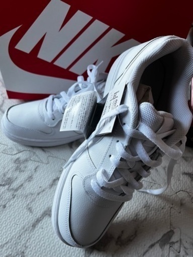 【新品・未使用】NIKE エバノン　LOW スニーカー　メンズ　28㎝