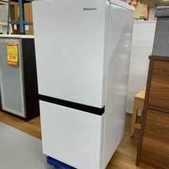 I337 ☆ 2022年製の美品！ Hisense 冷蔵庫 (135L) 2ドア ⭐動作確認