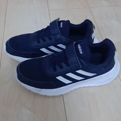 adidas　22cm　スニーカー