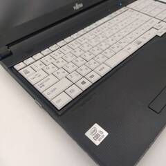 富士通 2021年発売分 第10世代Core i5搭載 メモリ8G SSD512G WEBカメラ