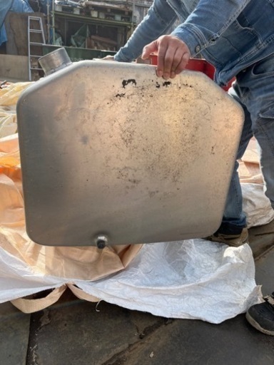中古 大型 燃料タンク アルミ製 300L