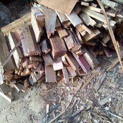 木くず　木材　薪