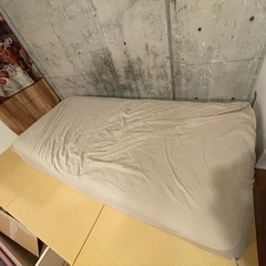 IKEA シングルマットレス＋ZARA HOMEシーツ