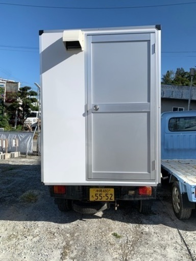 キッチンカー荷台のBOX