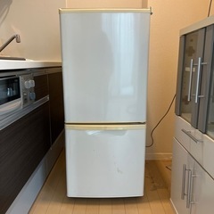 冷蔵庫　Panasonic NR-B143W