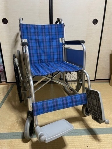 車イス　9成新　10000円