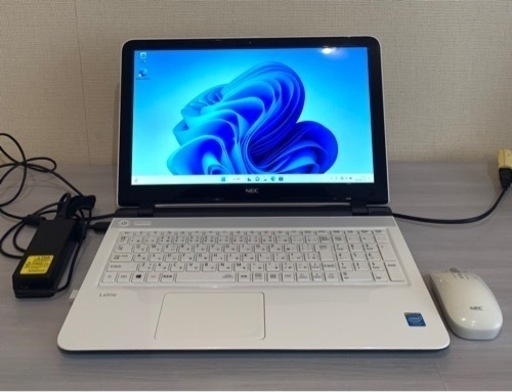 使用少ない綺麗なノートパソコンNEC lavie LS150/s