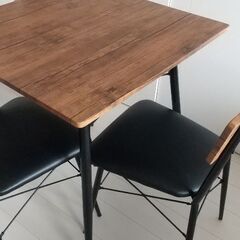 テーブルと椅子2客