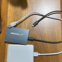 thunderbolt対応外付けSSDとBUFFALO外付けHDD