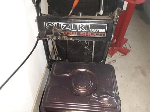 スズキ除雪機755になります。