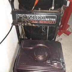 スズキ除雪機755になります。