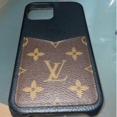 値下げしました。VUITTONケース付きau iPhone12 Pro Max中古美品　SIM解済