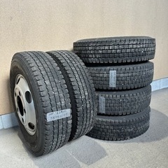 ブリヂストンスタッドレス　205/85R16