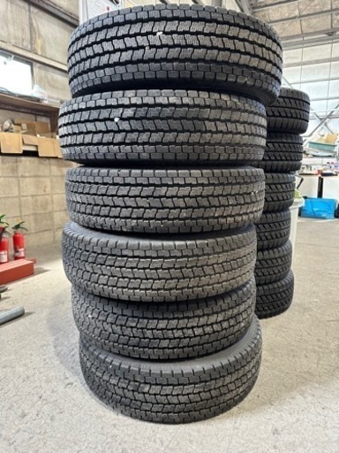 ヨコハマスタッドレス215/70R17.5