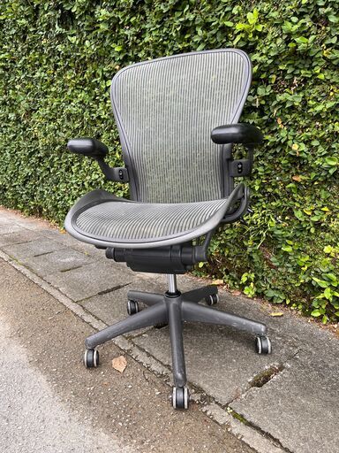 Herman Miller Aeron ハーマンミラー アーロンチェア Cサイズ　グラファイト色第2.2