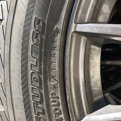 ホイールつけスタッドレスタイヤです。
