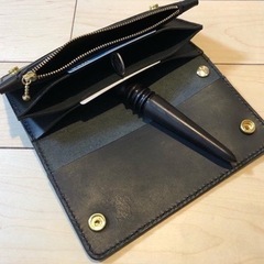 サドルレザー　ヌメ革/手縫い トラッカーウォレット   YKKファスナー ブラック サドルレザー ヌメ革/手縫い トラッカーウォレット YKKファスナー ブラック