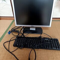 Dellのモニターとキーボード