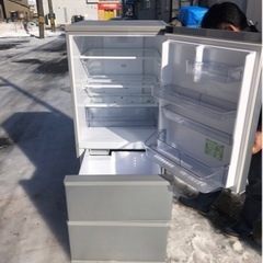 万代店　美品　AQUA アクア ノンフロン3ドア冷凍冷蔵庫 AQR-27H 272L シルバー 2019年製　