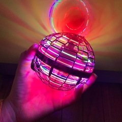 フライングボール LEDライト おもちゃ