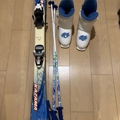 子供用スキーブーツ21cm-22cm、スキーストック、スキー板　