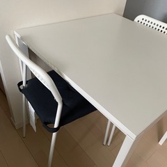 IKEAダイニングテーブル椅子セット（2人用）