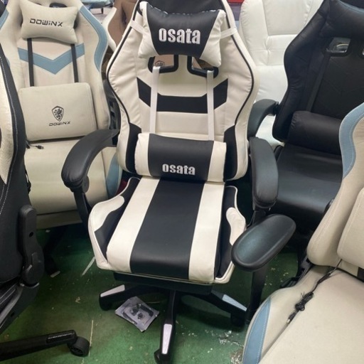 新品　ゲーミングチェア　オットマン付き