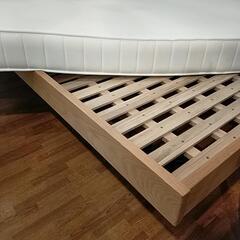 無印良品　クィーンサイズベッドセット、お売りします。