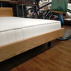 無印良品　クィーンサイズベッドセット、お売りします。