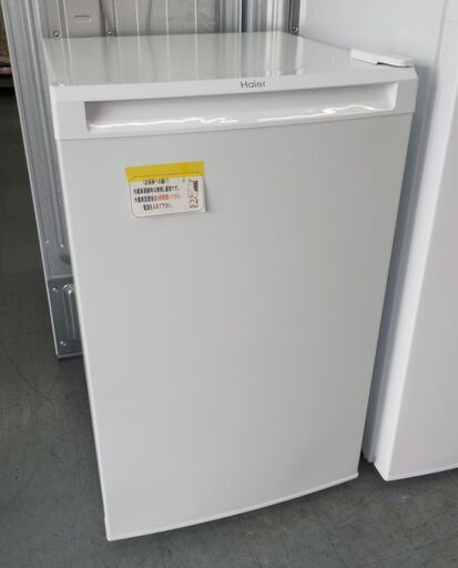 ID011903　冷凍庫８２Ｌ（２０２２年ハイアール製）