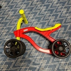 幼児用おもちゃの自転車