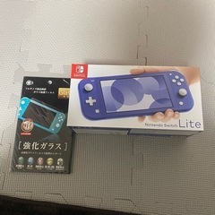 Nintendo Switch Lite 本体　ブルー　液晶カバ...