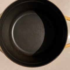 staub ストウブ 「 ココット ラウンド マスタード 22センチ両手 