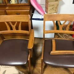 肘付き椅子