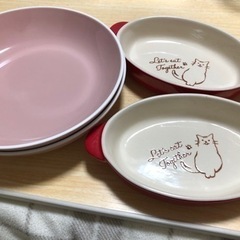 Francfrancピンクの大きなお皿2枚とノーマルの猫のグラタン皿