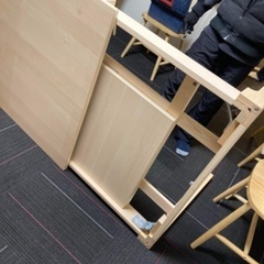 伸縮式ダイニングテーブル。 無料配達