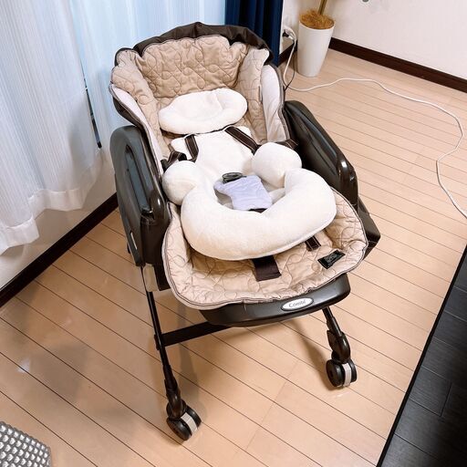 取引中【コンビ　ネムリラ】電動ハイローチェア